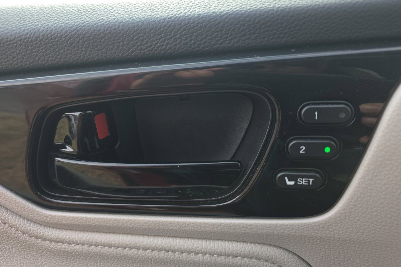 Used 2025 Honda Odyssey Elite image 32