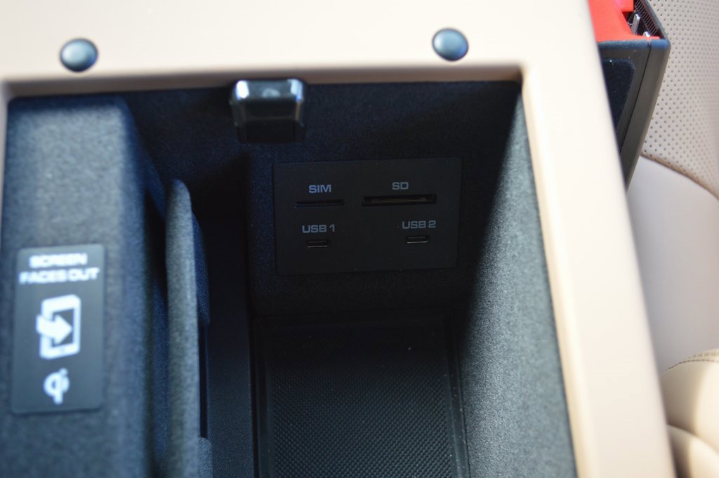 Used 2025 Porsche Macan image 32