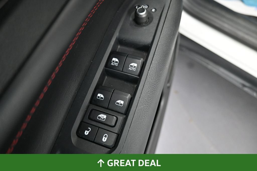 Used 2025 Jeep Compass Trailhawk AWD/4WD image 30