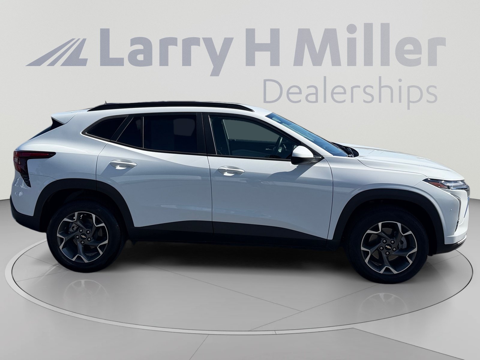 Used 2024 Chevrolet Trax LT w/ Driver Confidence Package FWD image 6