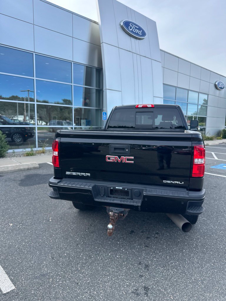 Used 2017 GMC Sierra 2500 Denali w/ Duramax Plus Package AWD/4WD image 6