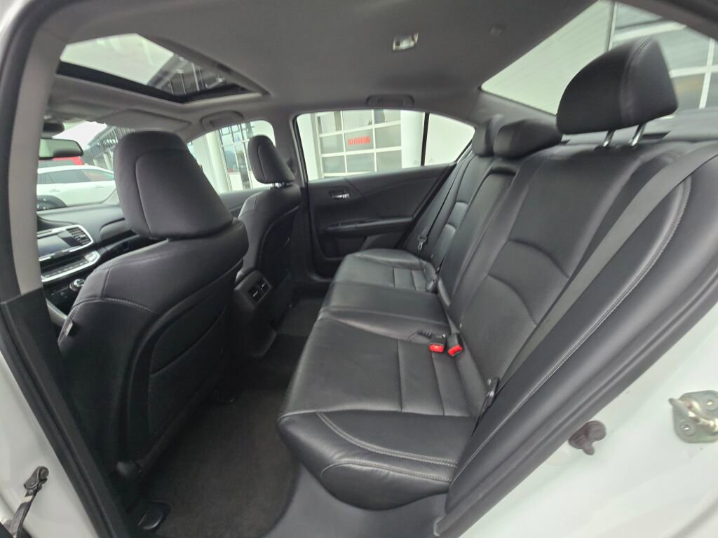 Used 2014 Honda Accord Touring image 13
