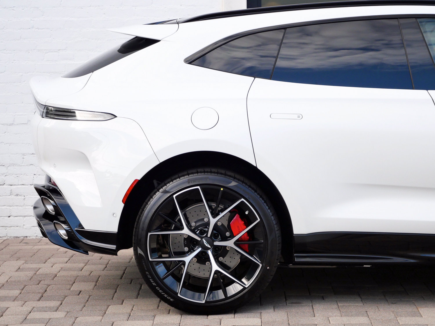 New 2026 Aston Martin DBX S AWD/4WD image 14