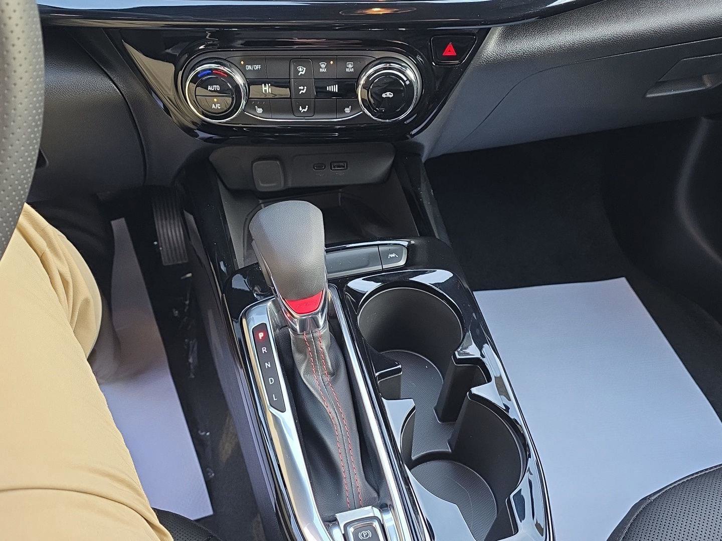 New 2025 Chevrolet Trax RS w/ Sunroof Package image 16