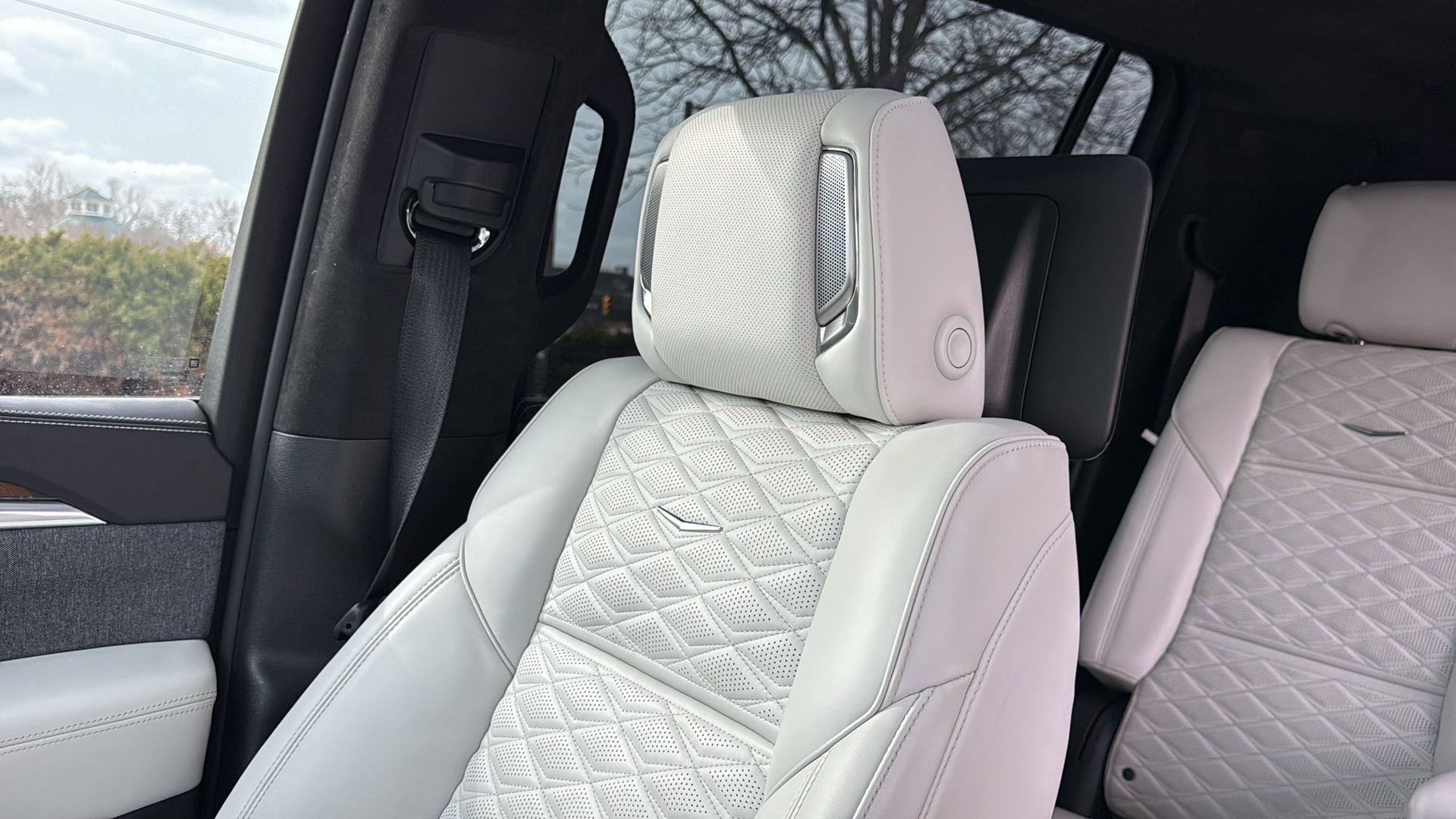 Certified 2025 Cadillac Escalade ESV Sport Platinum image 24