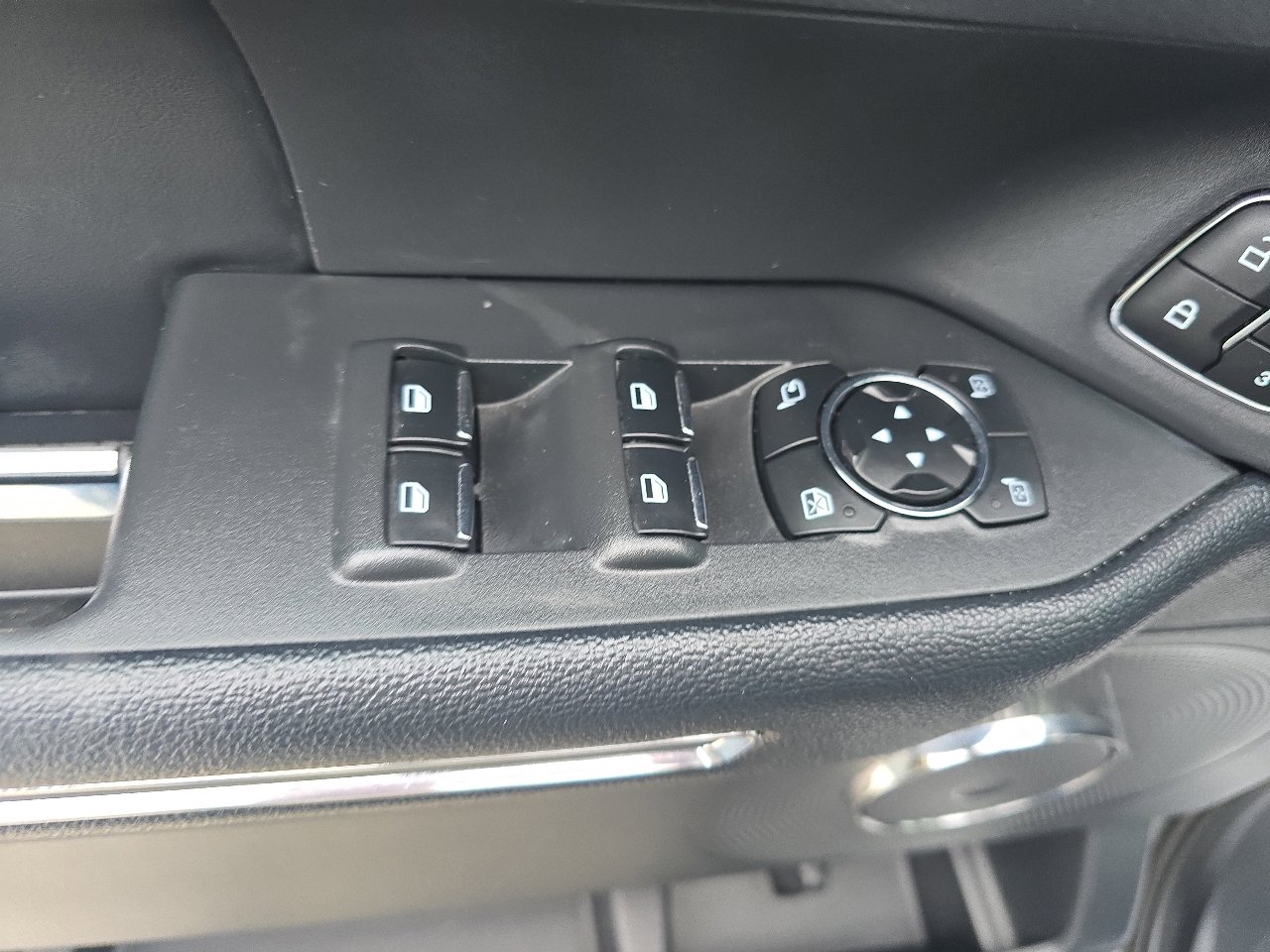 Used 2024 Ford Expedition Max XLT image 24