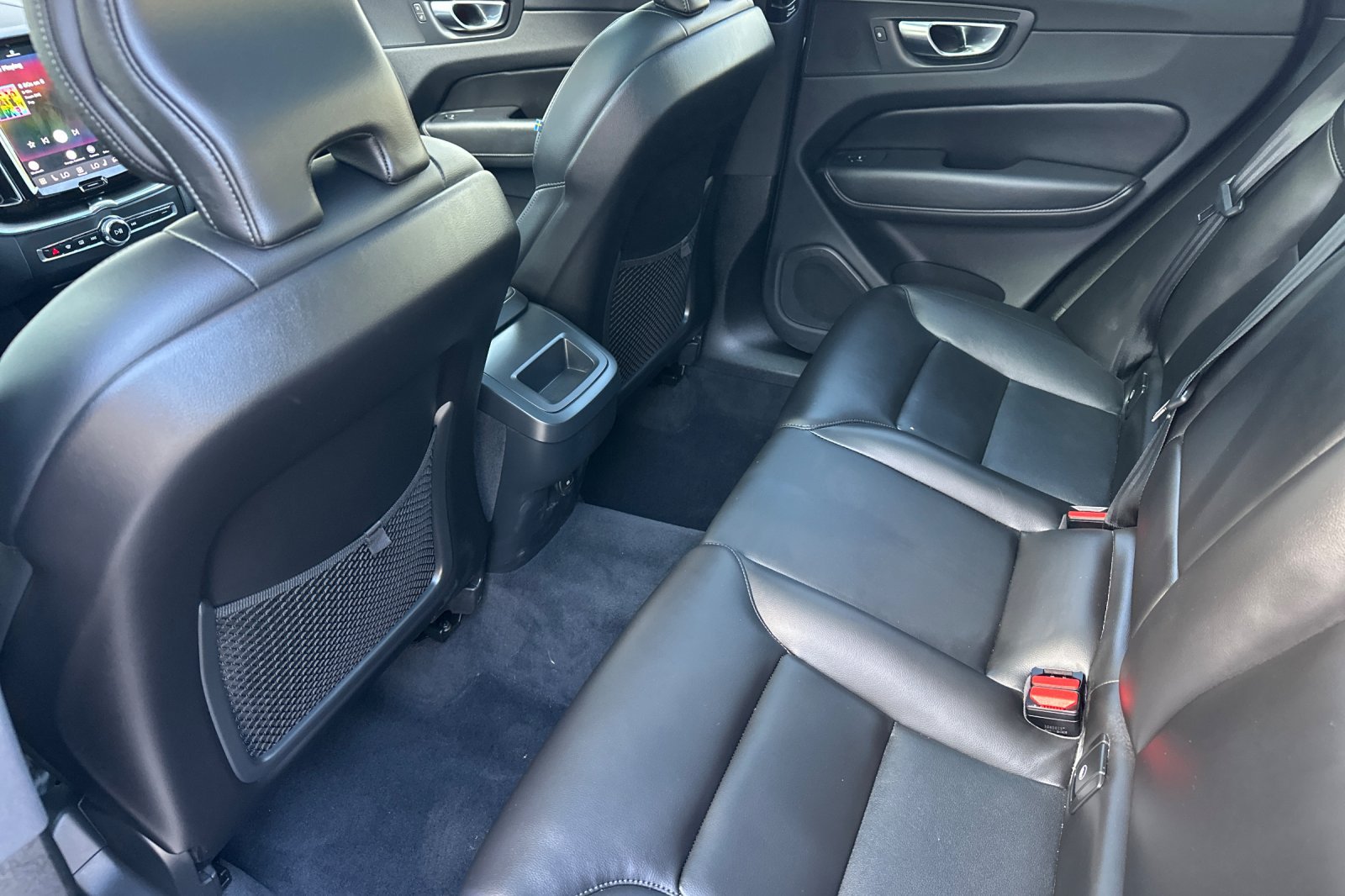Certified 2025 Volvo XC60 B5 Core AWD/4WD image 14