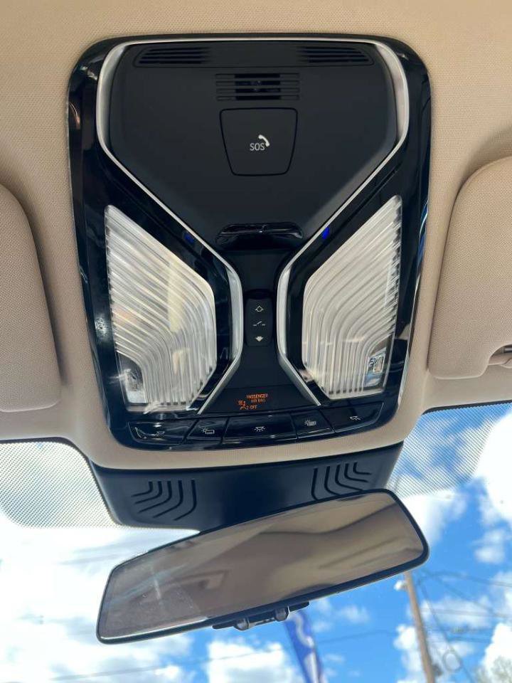 Used 2016 BMW 750i xDrive image 29