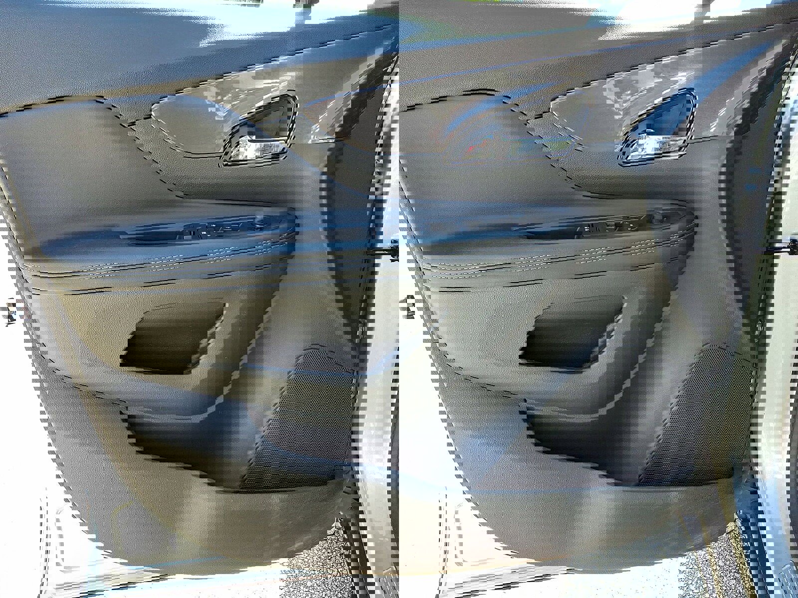 Certified 2022 Buick Encore Preferred w/ Safety Package image 10