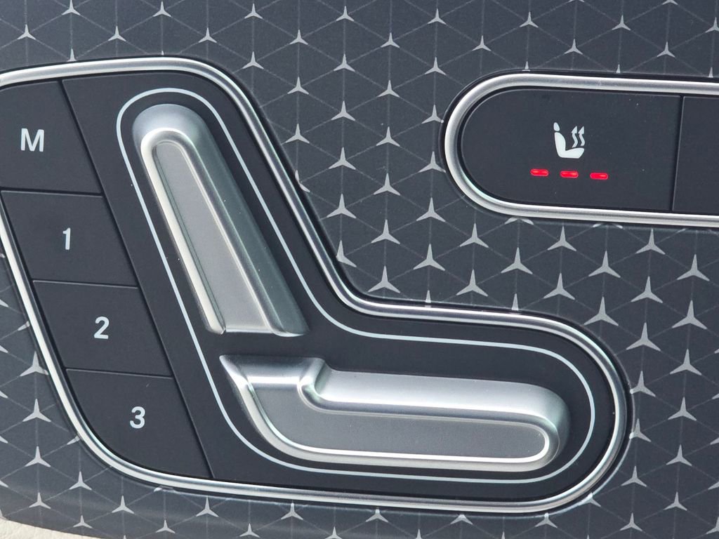 Certified 2025 Mercedes-Benz GLB 250 4MATIC image 4