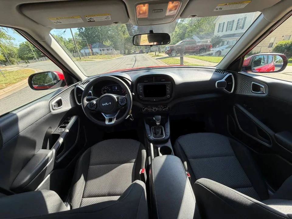 Used 2022 Kia Soul LX w/ Technology Package FWD image 9