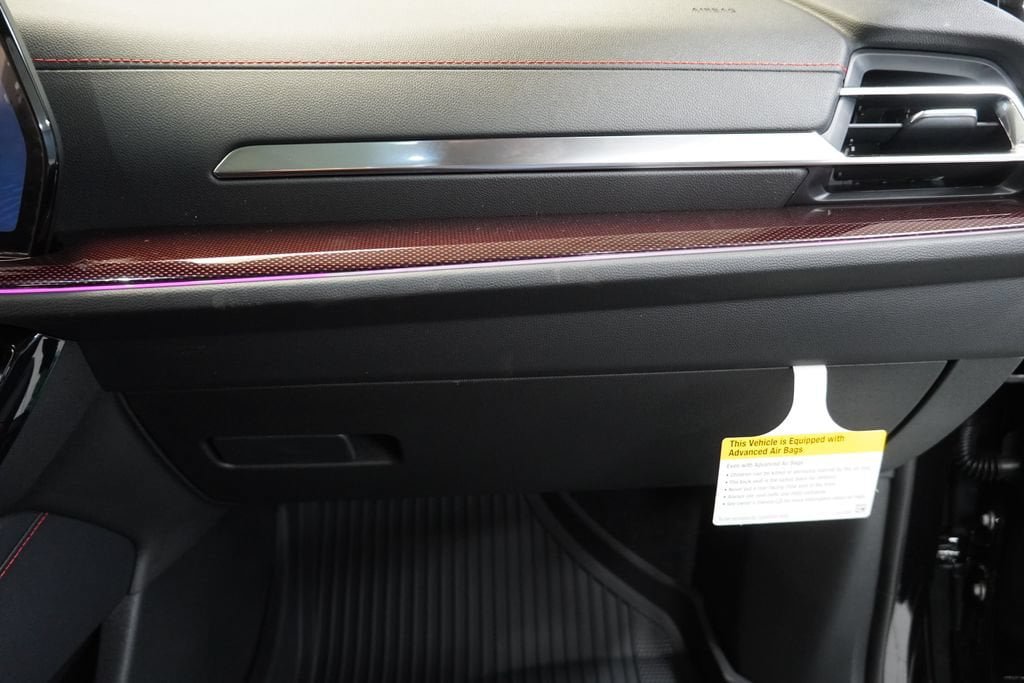 New 2026 Chevrolet Traverse RS w/ LPO, Floor Liner Package AWD/4WD image 41