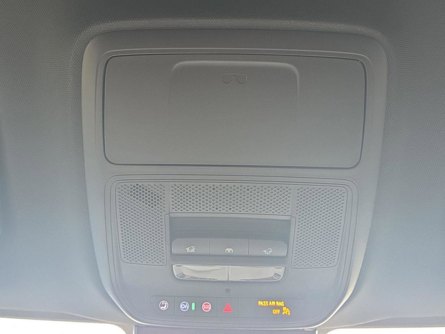 New 2026 Chevrolet Traverse LT w/ Sun and Wheel Package image 17