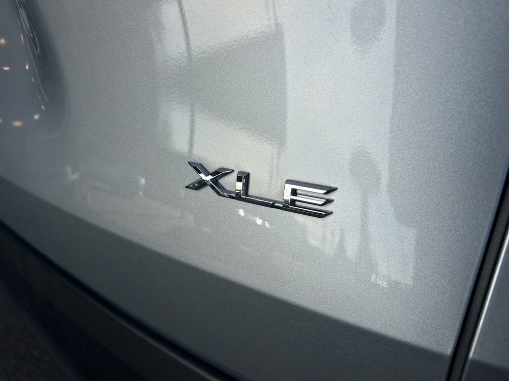 Used 2025 Toyota Grand Highlander AWD image 32