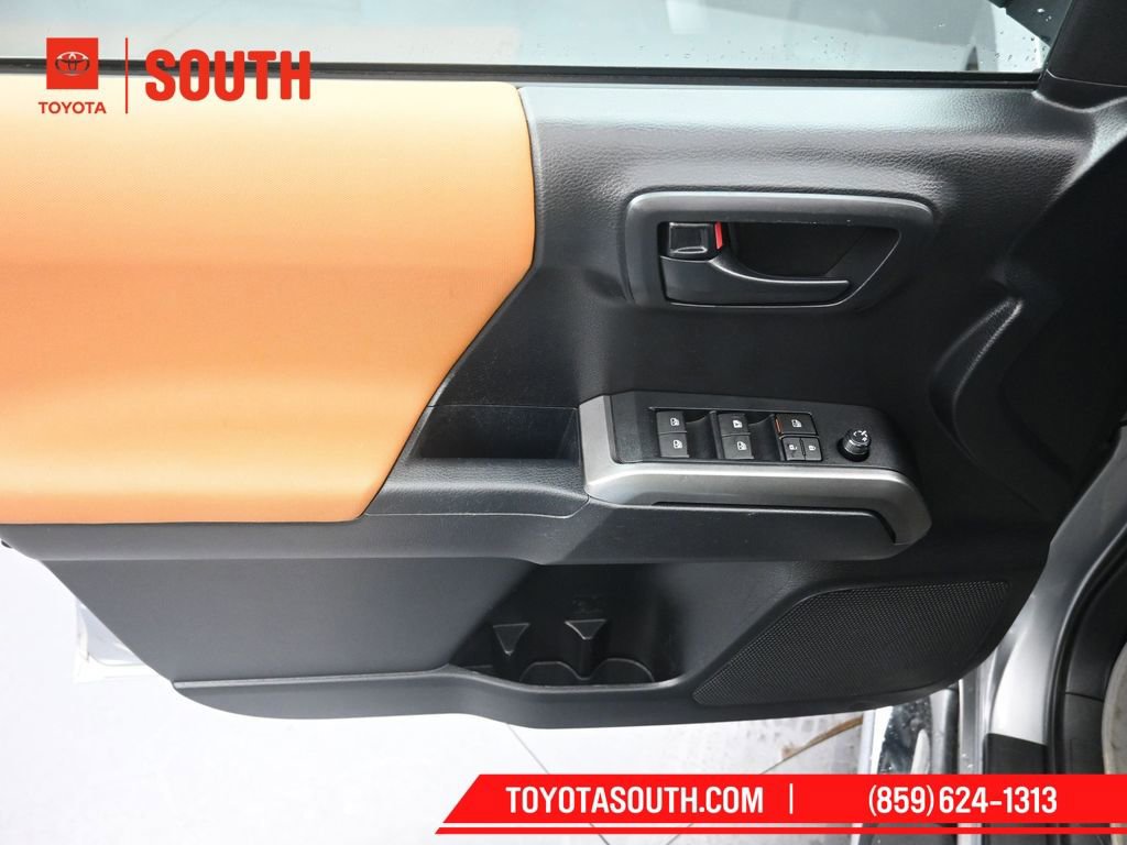 Used 2019 Toyota Tacoma SR5 image 21