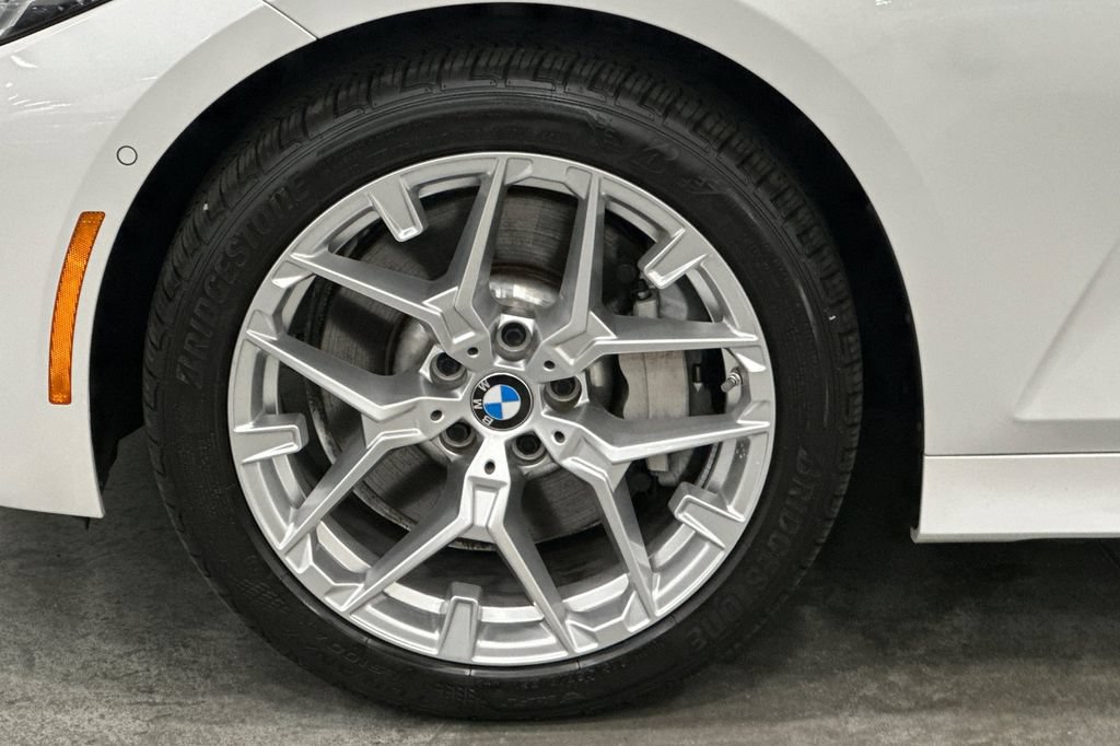 Used 2025 BMW 330i xDrive Sedan w/ Premium Package AWD/4WD image 32