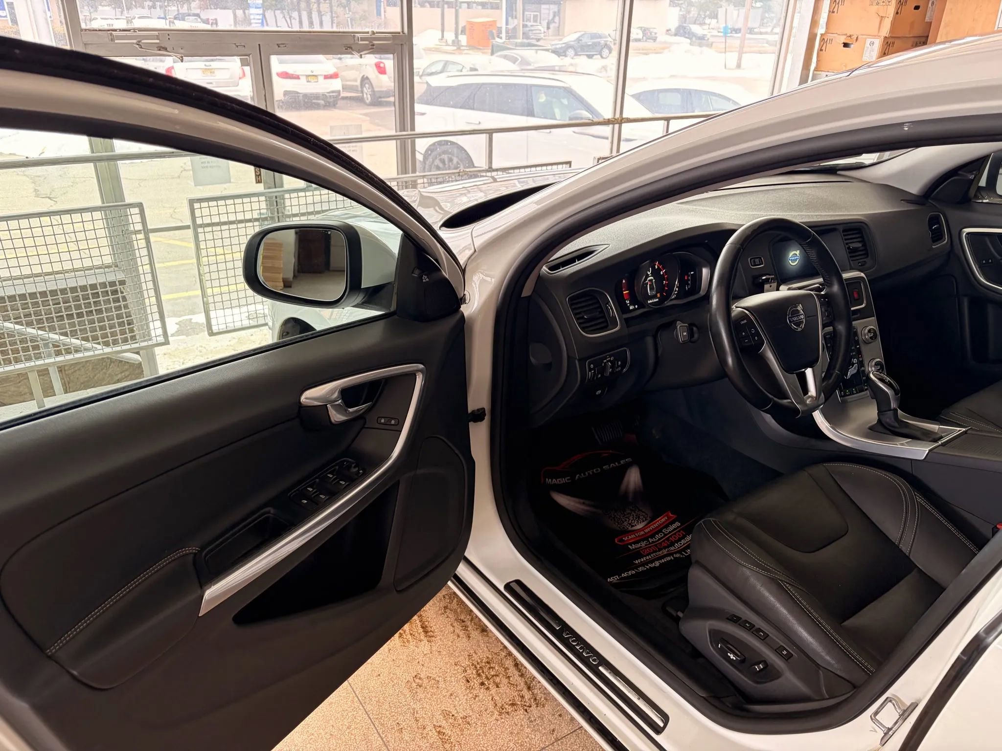 Used 2017 Volvo S60 T5 Dynamic w/ Vision Package image 10