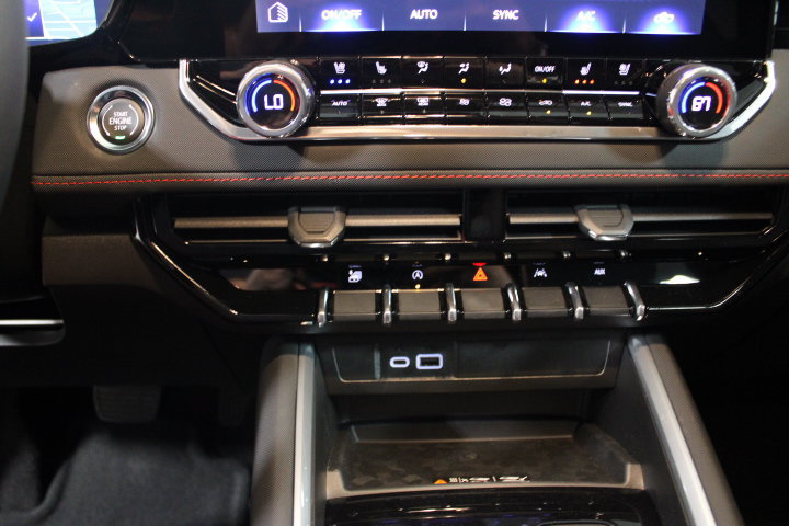 New 2026 Chevrolet Colorado Z71 w/ Technology Package AWD/4WD image 34