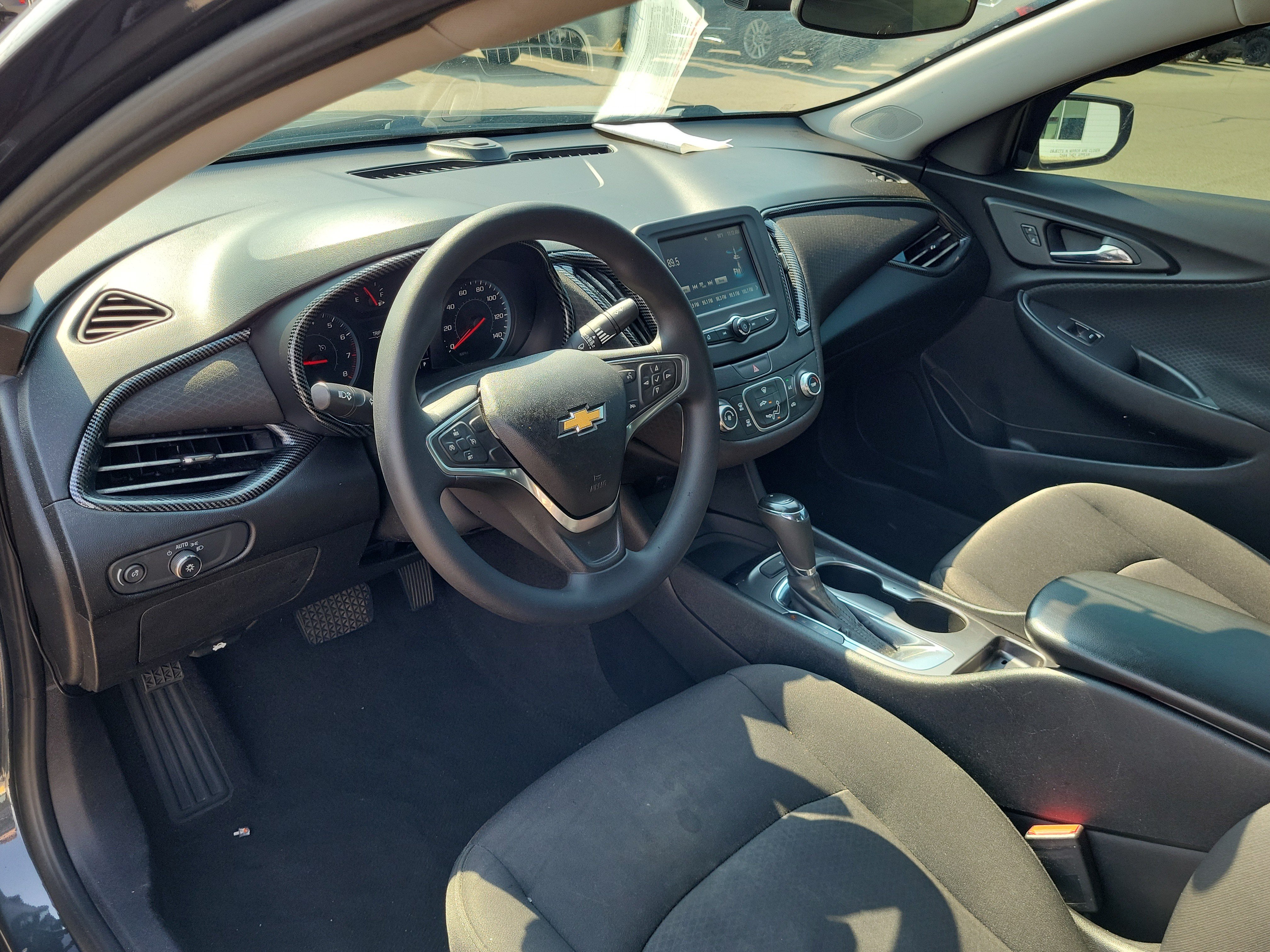 Used 2018 Chevrolet Malibu LS FWD image 17