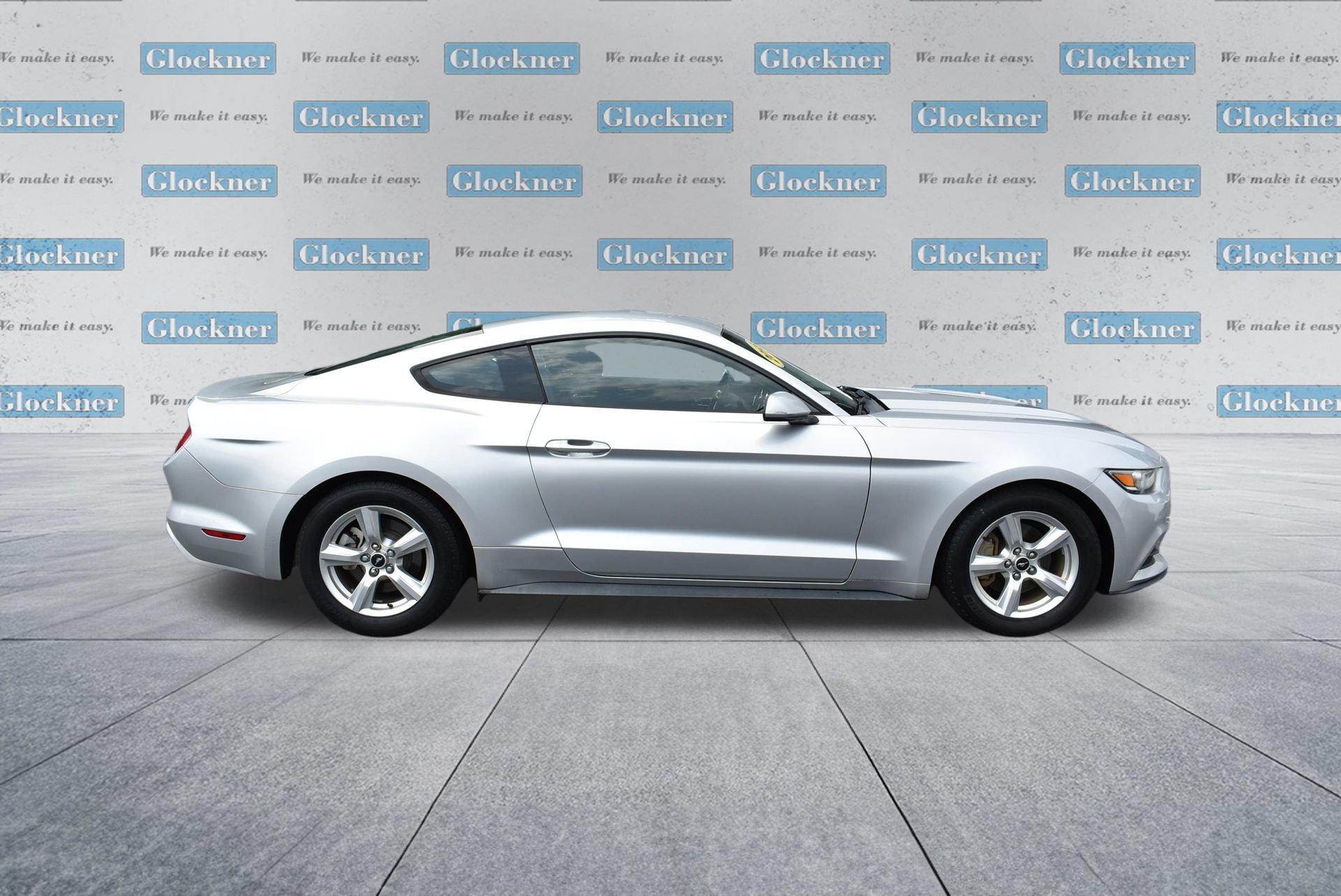 Used 2015 Ford Mustang Coupe RWD image 3