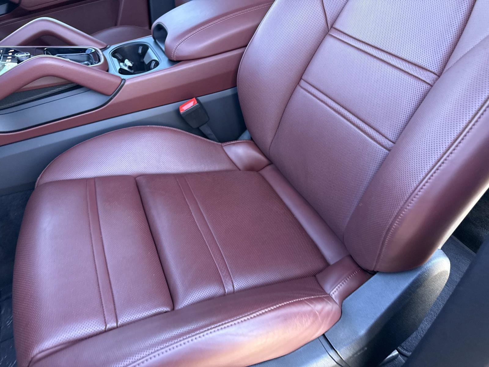 Used 2024 Porsche Cayenne S image 21