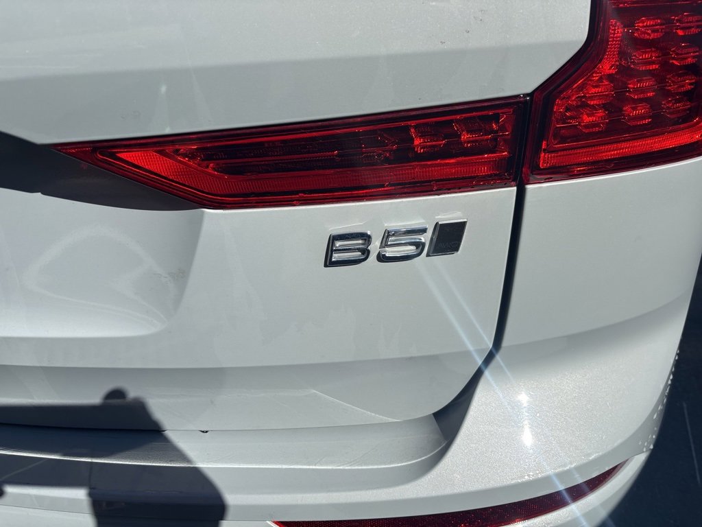 Certified 2025 Volvo XC60 B5 Plus image 4