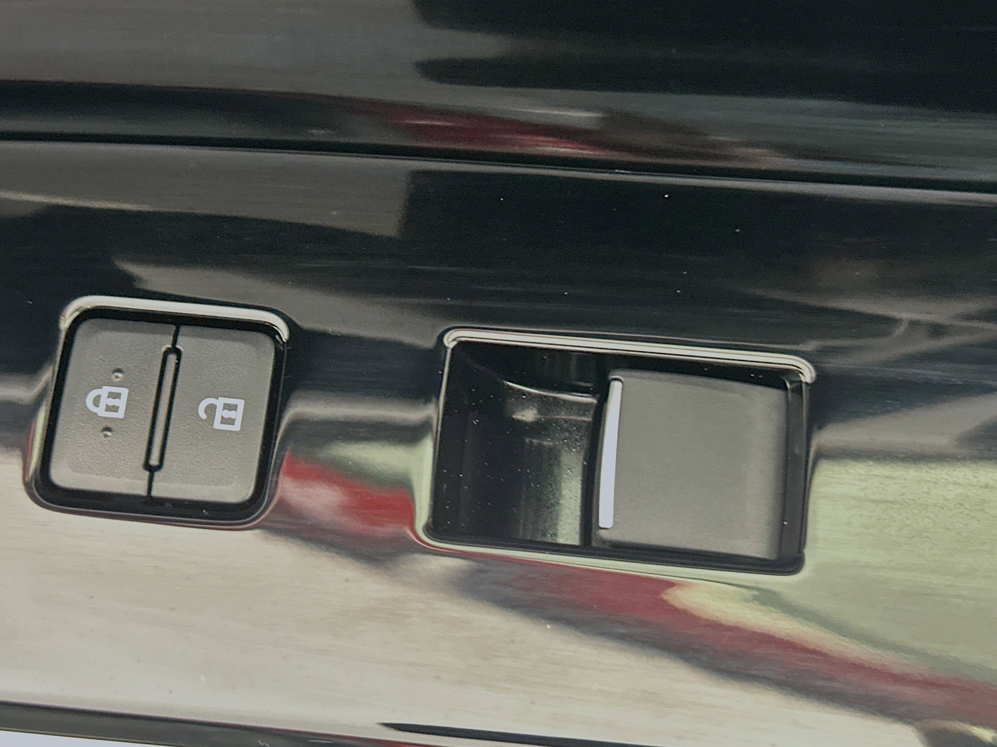 Used 2025 Toyota bZ4X Limited image 29