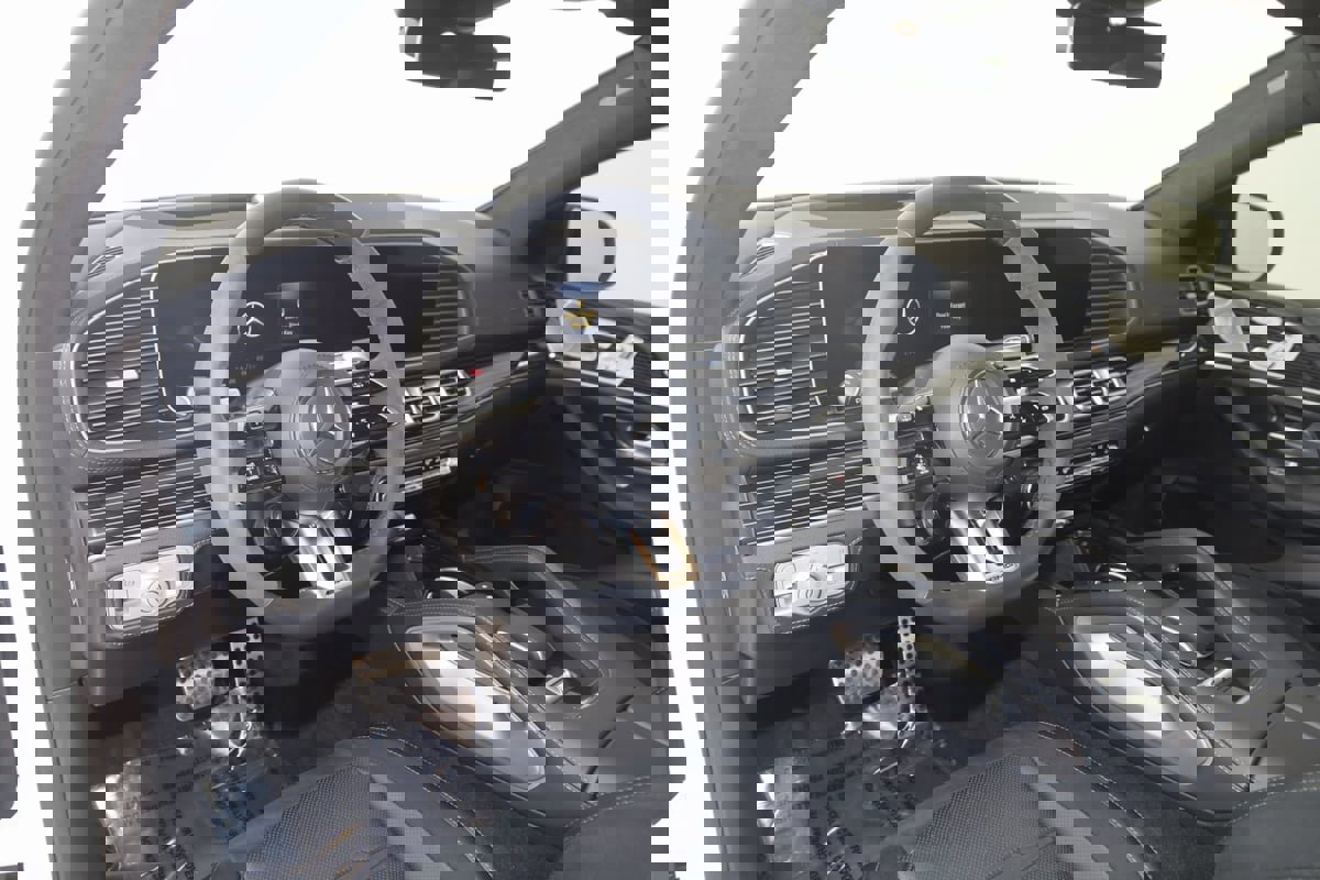 Used 2024 Mercedes-Benz GLE 53 AMG 4MATIC Coupe image 32