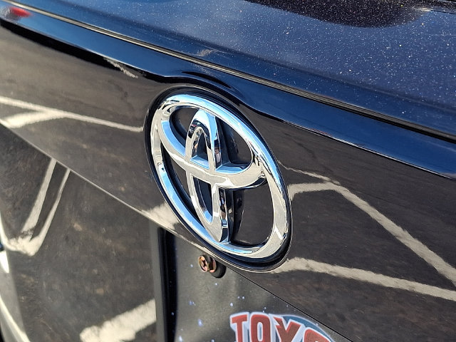 Certified 2022 Toyota RAV4 XLE w/ Convenience Package AWD/4WD image 18