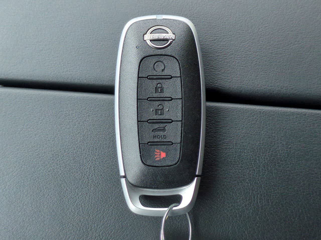 Used 2025 Nissan Rogue Platinum FWD image 37