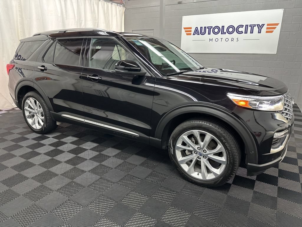 Used 2024 Ford Explorer Platinum w/ Technology Package AWD/4WD image 3