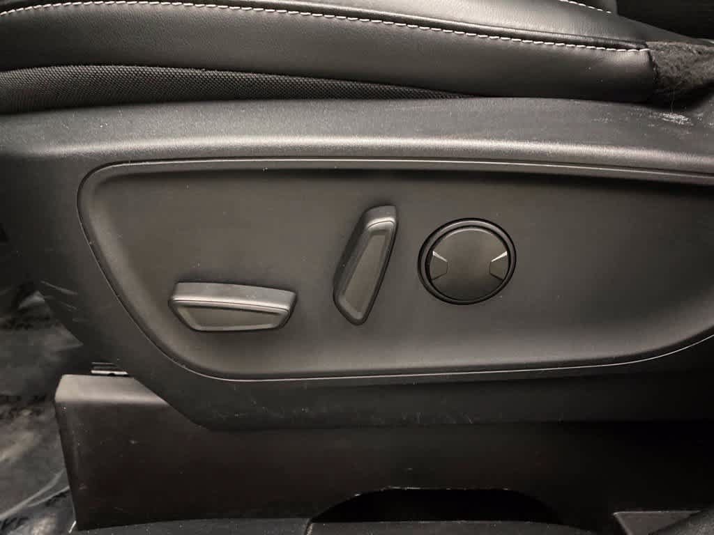 Used 2025 Ford Escape Platinum AWD/4WD image 14