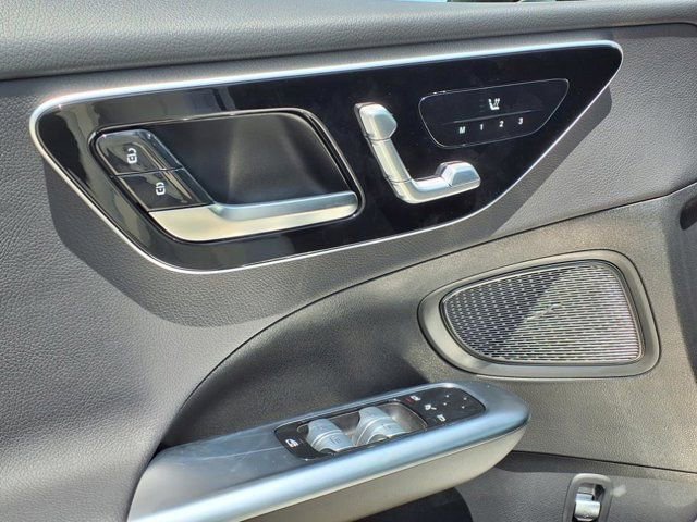 New 2025 Mercedes-Benz C 300 4MATIC Sedan image 12