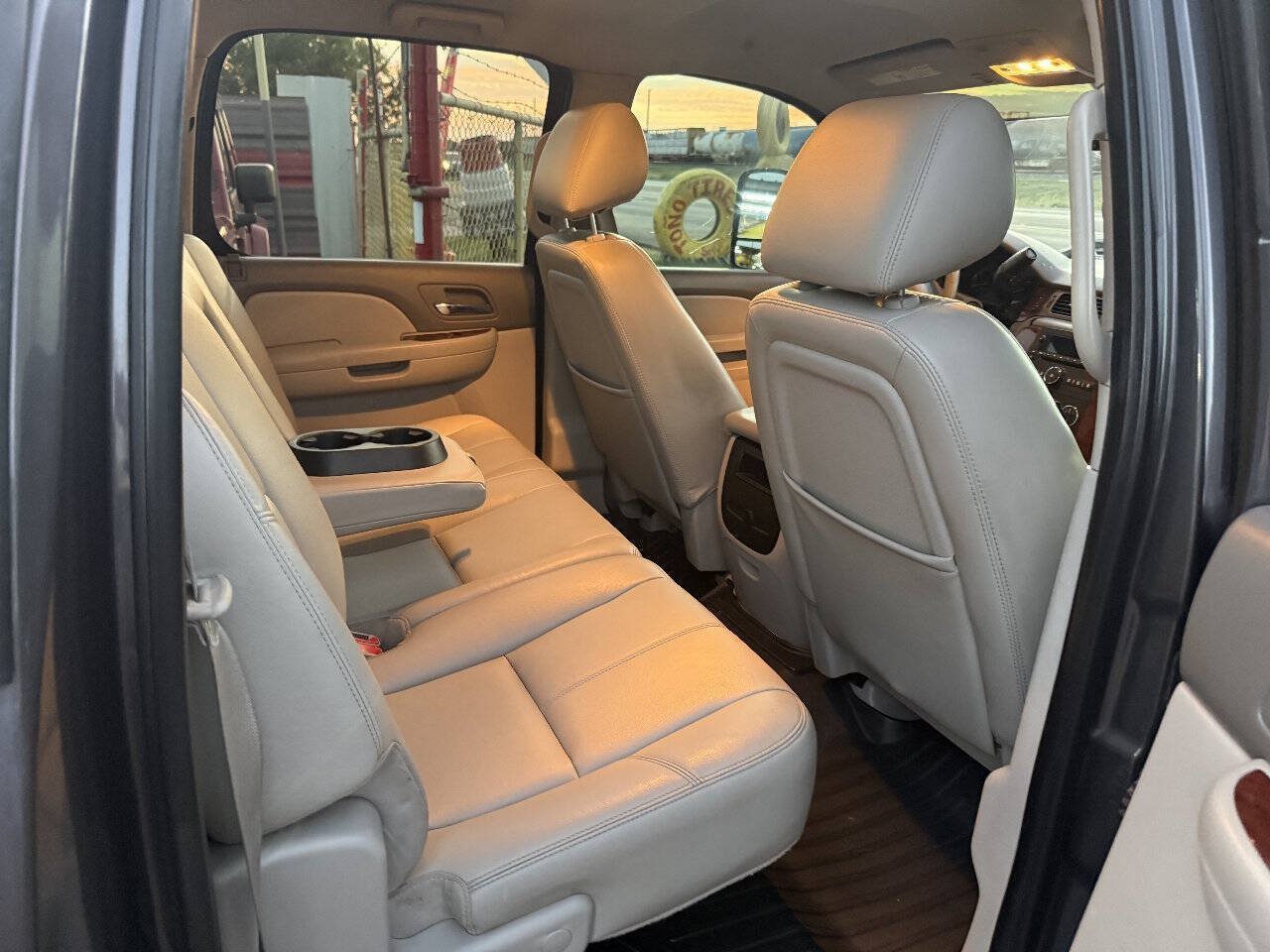 Used 2011 Chevrolet Silverado 2500 LTZ AWD/4WD image 10