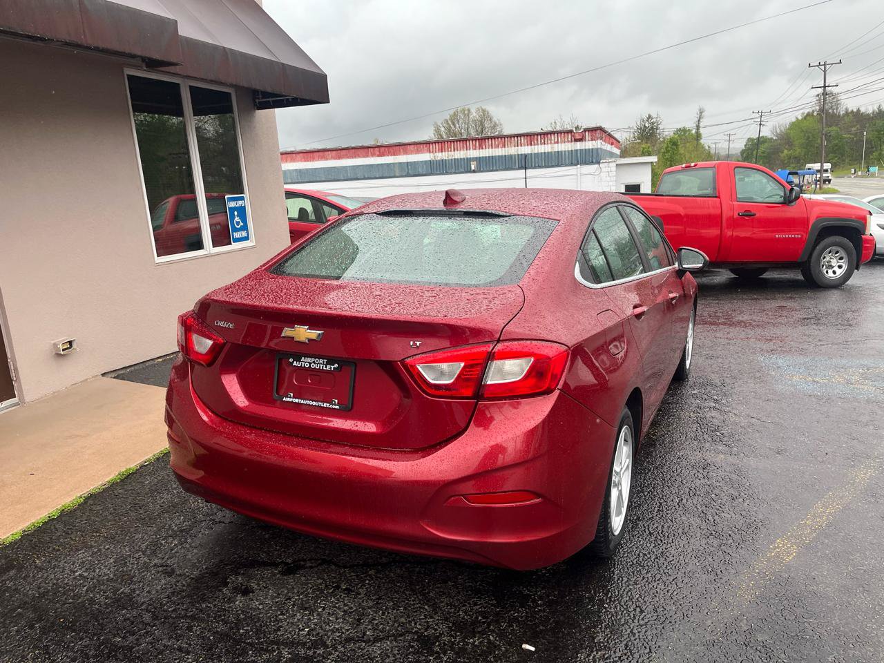 Used 2018 Chevrolet Cruze LT w/ Convenience Package FWD image 6