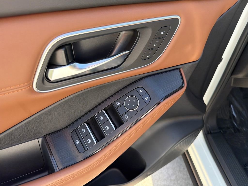 Used 2024 Nissan Rogue Platinum w/ Platinum Premium Package image 20