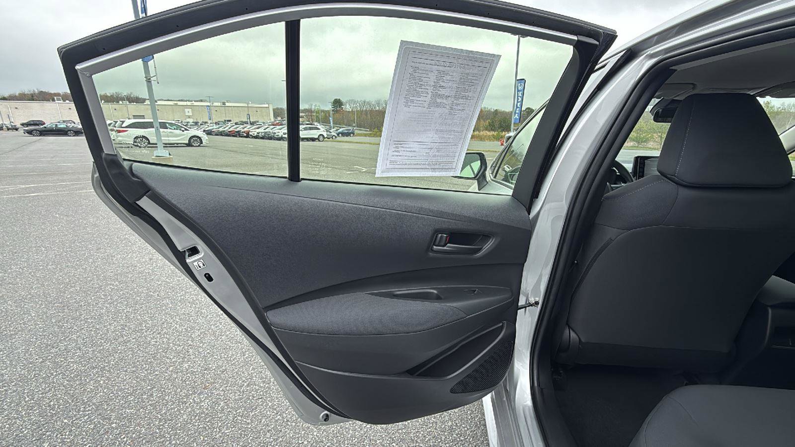 Used 2022 Toyota Corolla LE FWD image 21