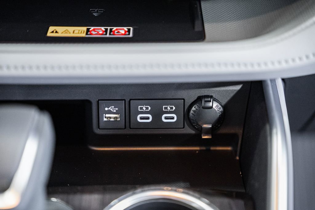 New 2026 Toyota Highlander Limited image 27