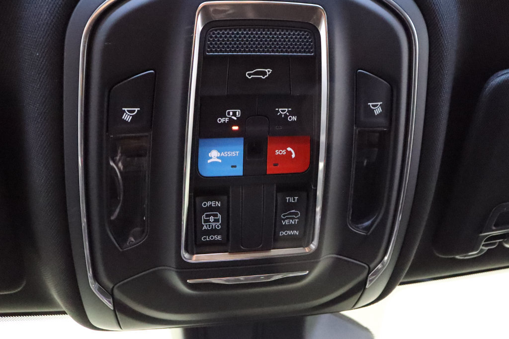 Used 2025 Jeep Grand Cherokee L Laredo w/ Luxury Tech Group I RWD image 29