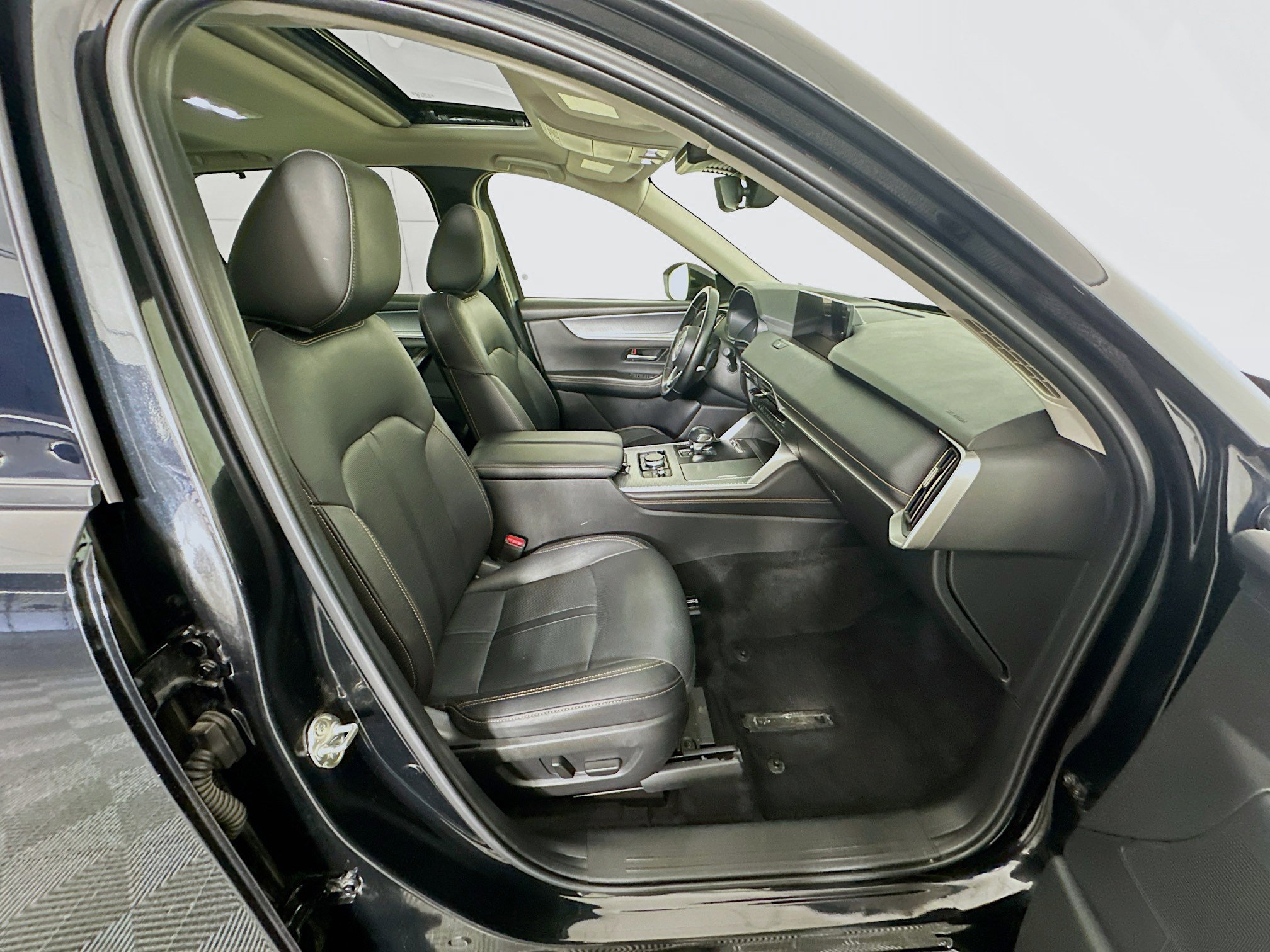 Used 2025 MAZDA CX-90 3.3 Turbo w/ Preferred Package image 34