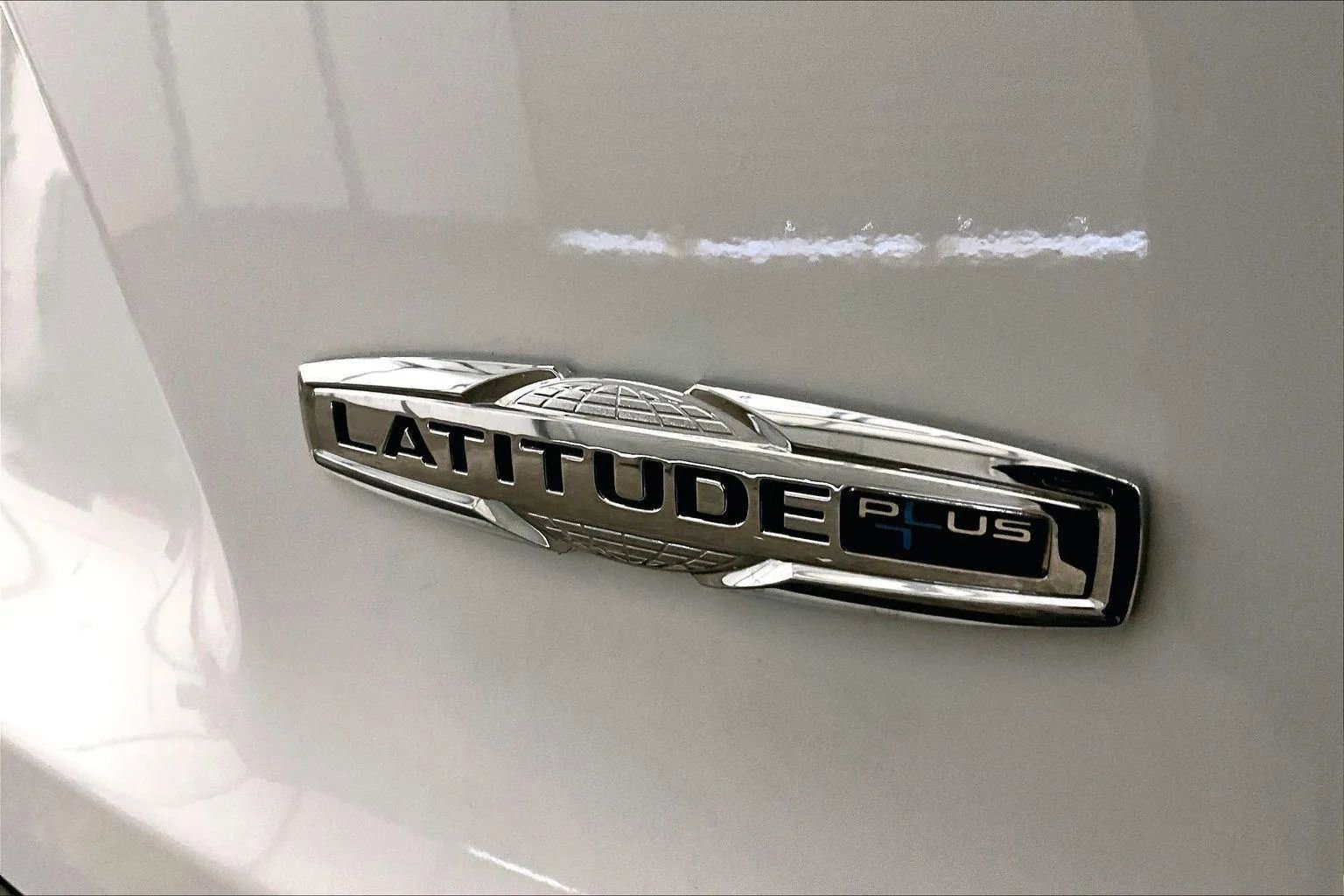 Used 2020 Jeep Cherokee Latitude Plus w/ Cold Weather Group image 13