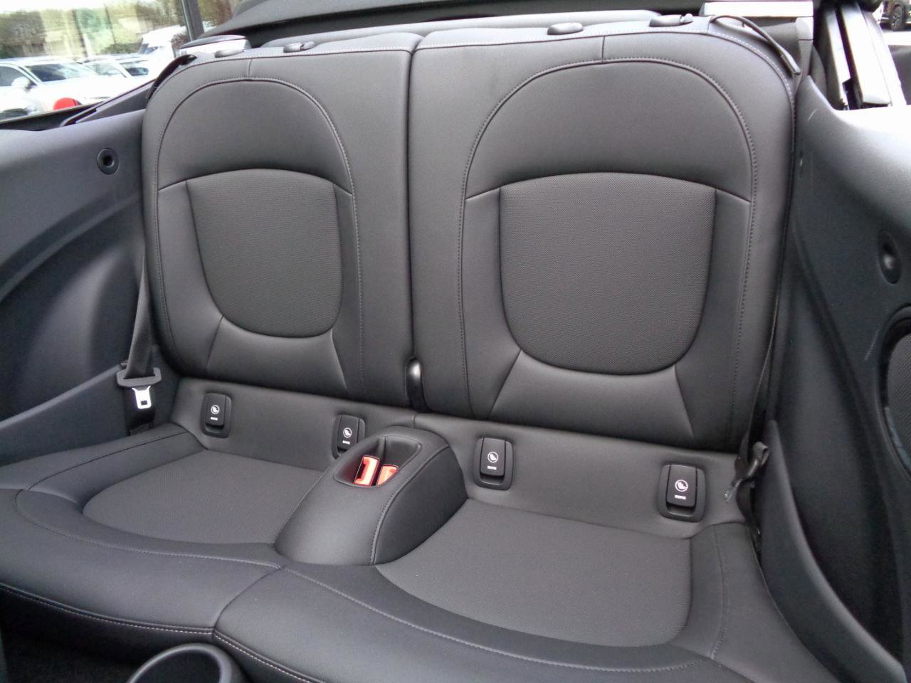 Used 2024 MINI Cooper S FWD image 18