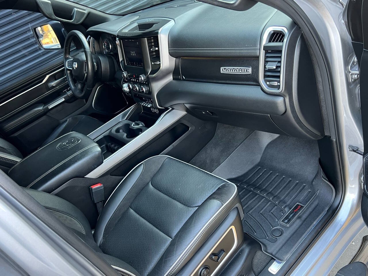 Used 2020 RAM 1500 Laramie w/ Sport Appearance Package AWD/4WD image 22