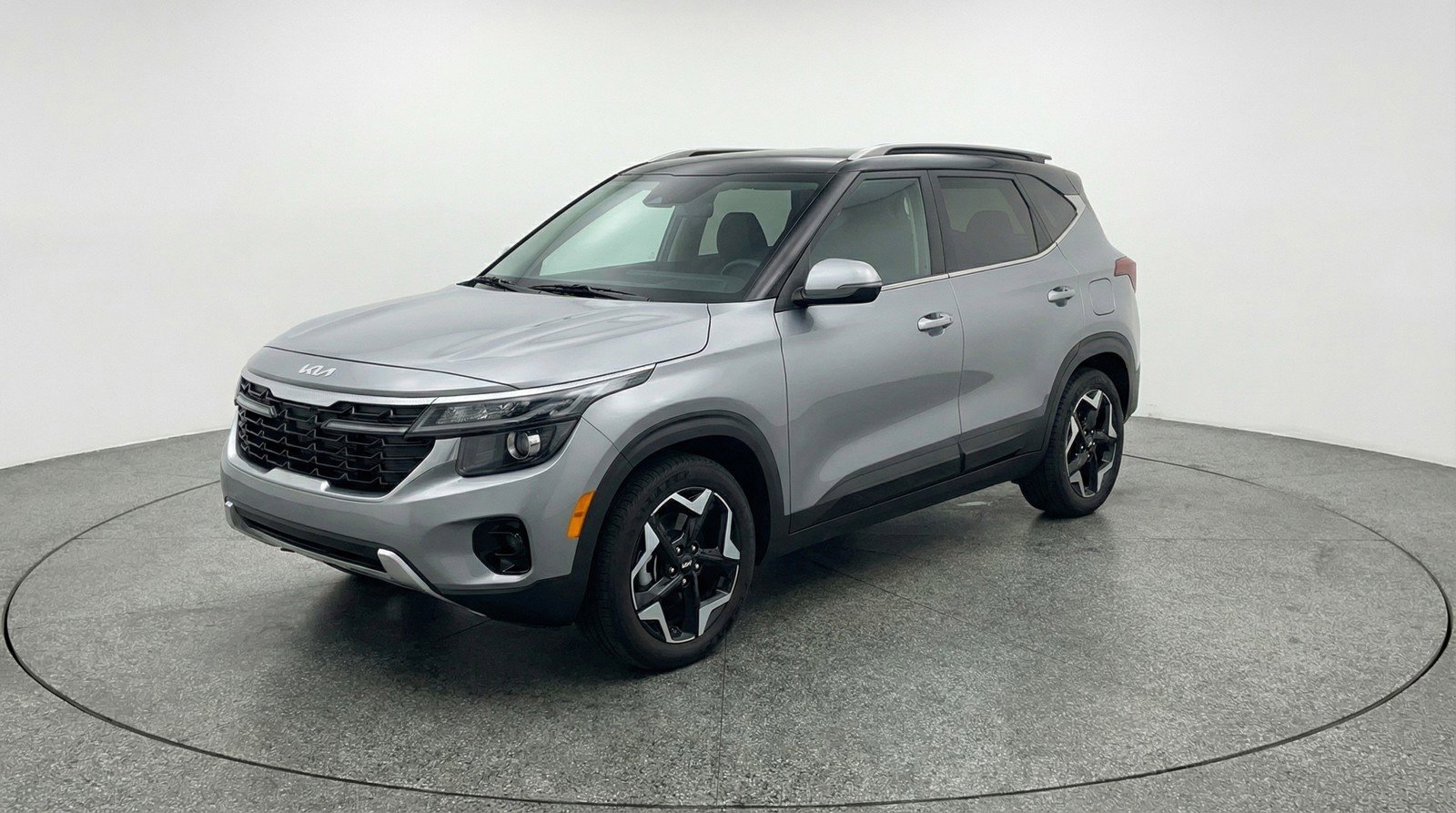 Used 2025 Kia Seltos S image 3