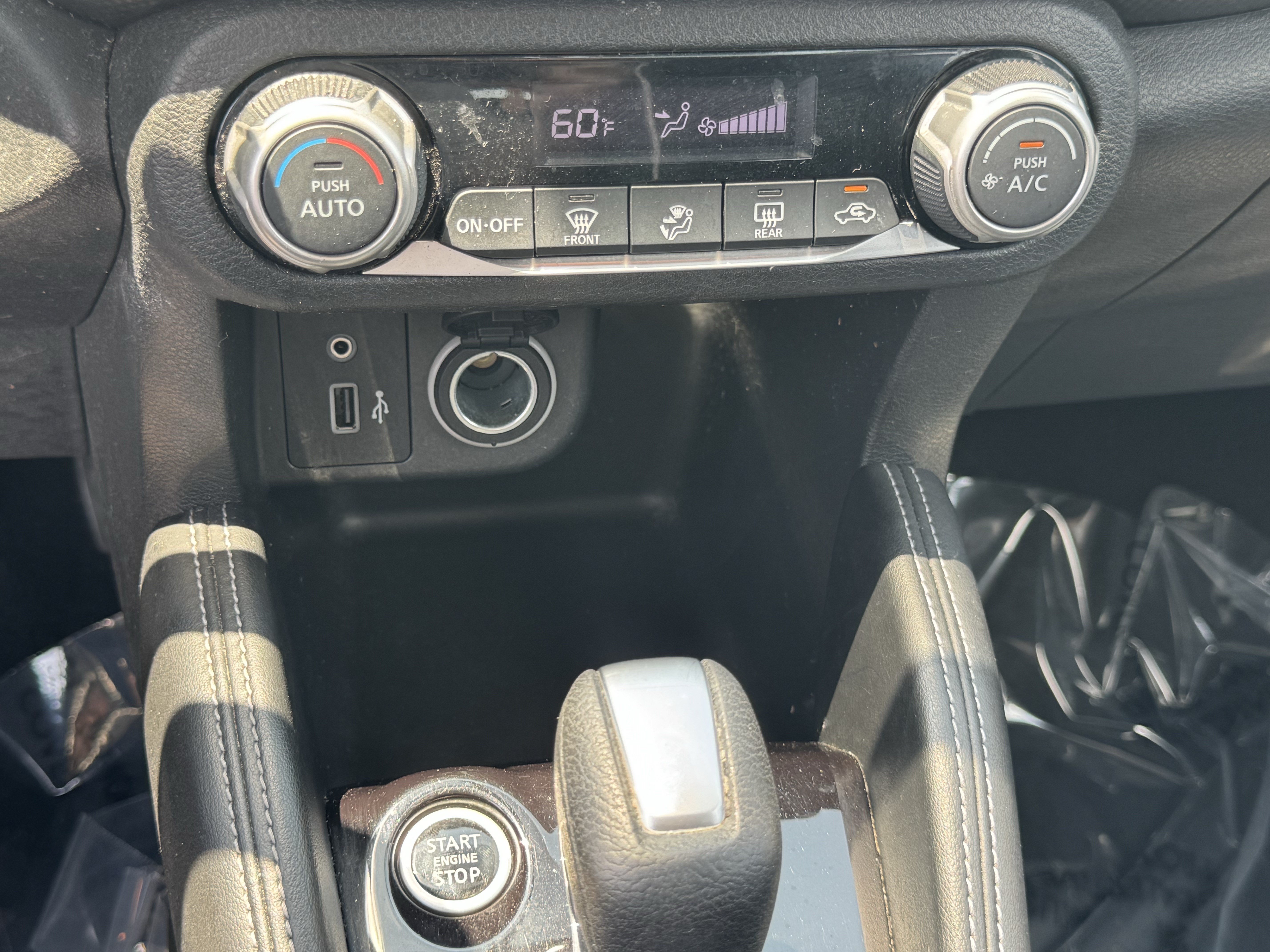 Used 2019 Nissan Kicks SV FWD image 28