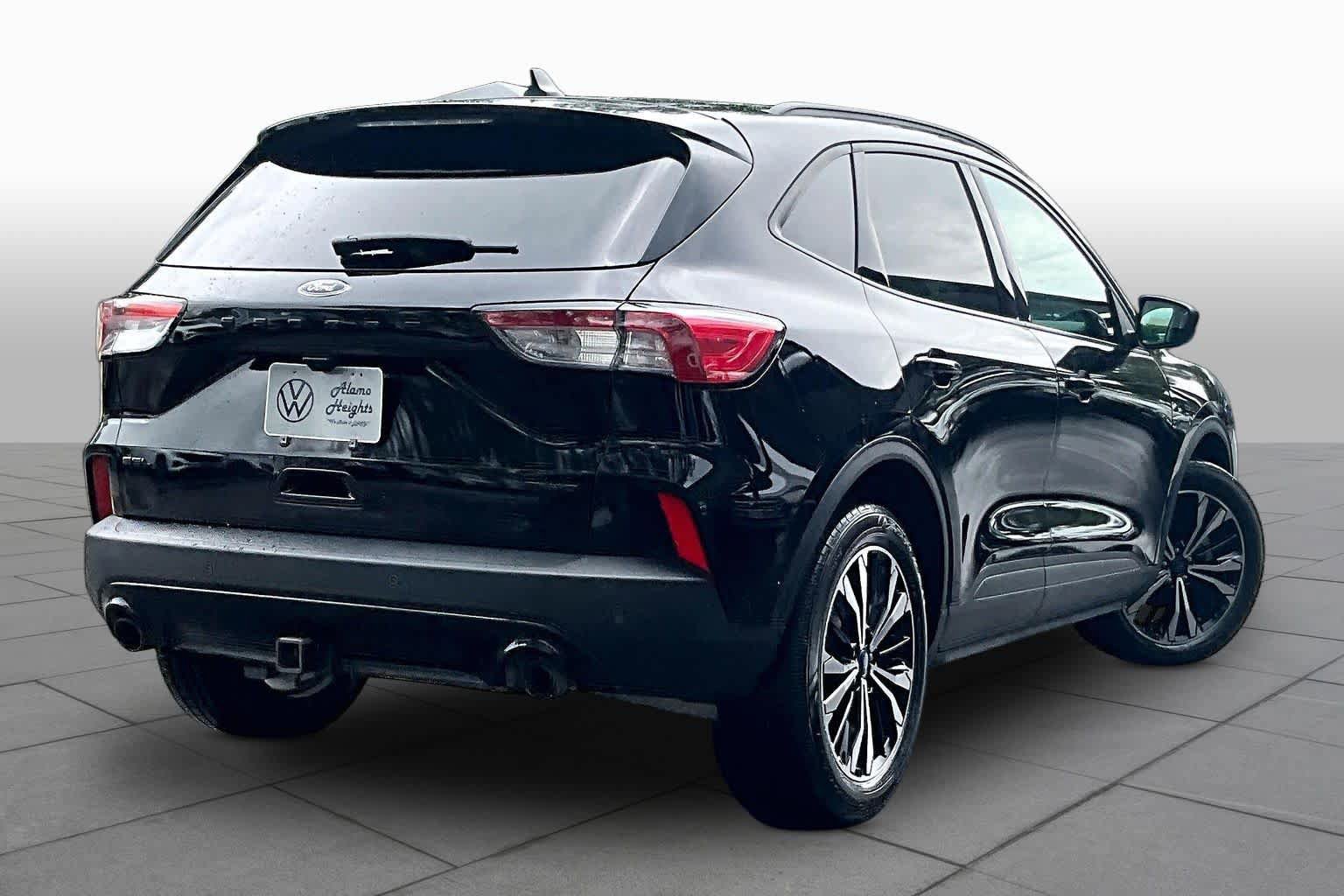 Used 2022 Ford Escape SEL w/ SEL Stealth AWD Package image 13