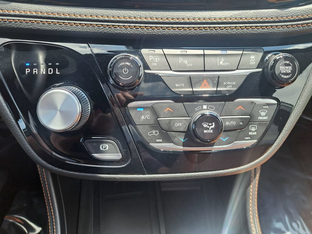 Certified 2022 Chrysler Pacifica Pinnacle FWD image 19