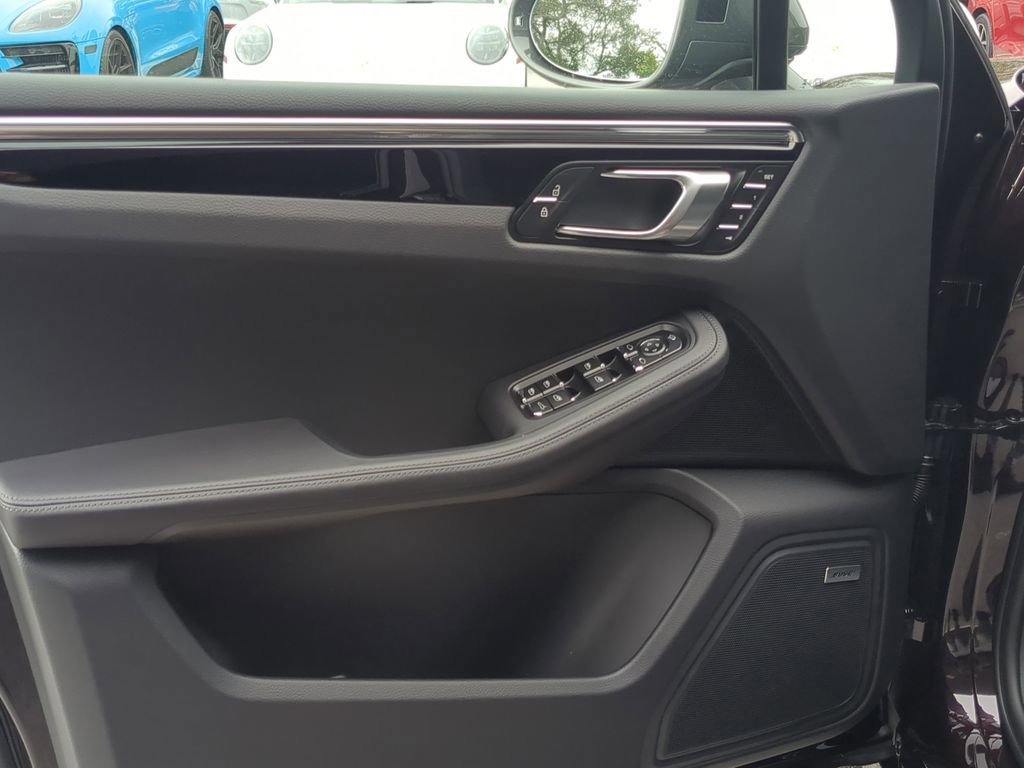 New 2026 Porsche Macan Turbo image 24