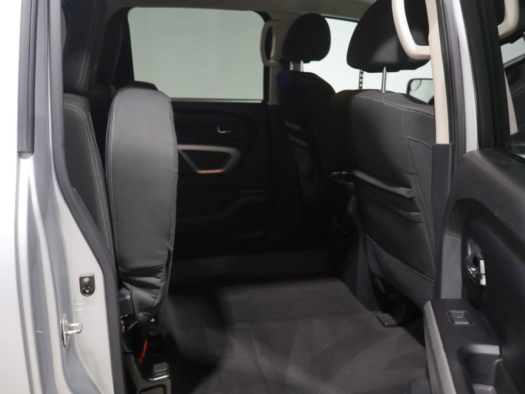 Used 2017 Nissan Titan SV AWD/4WD image 21