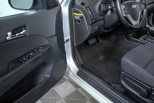 Used 2010 Hyundai Elantra SE image 7